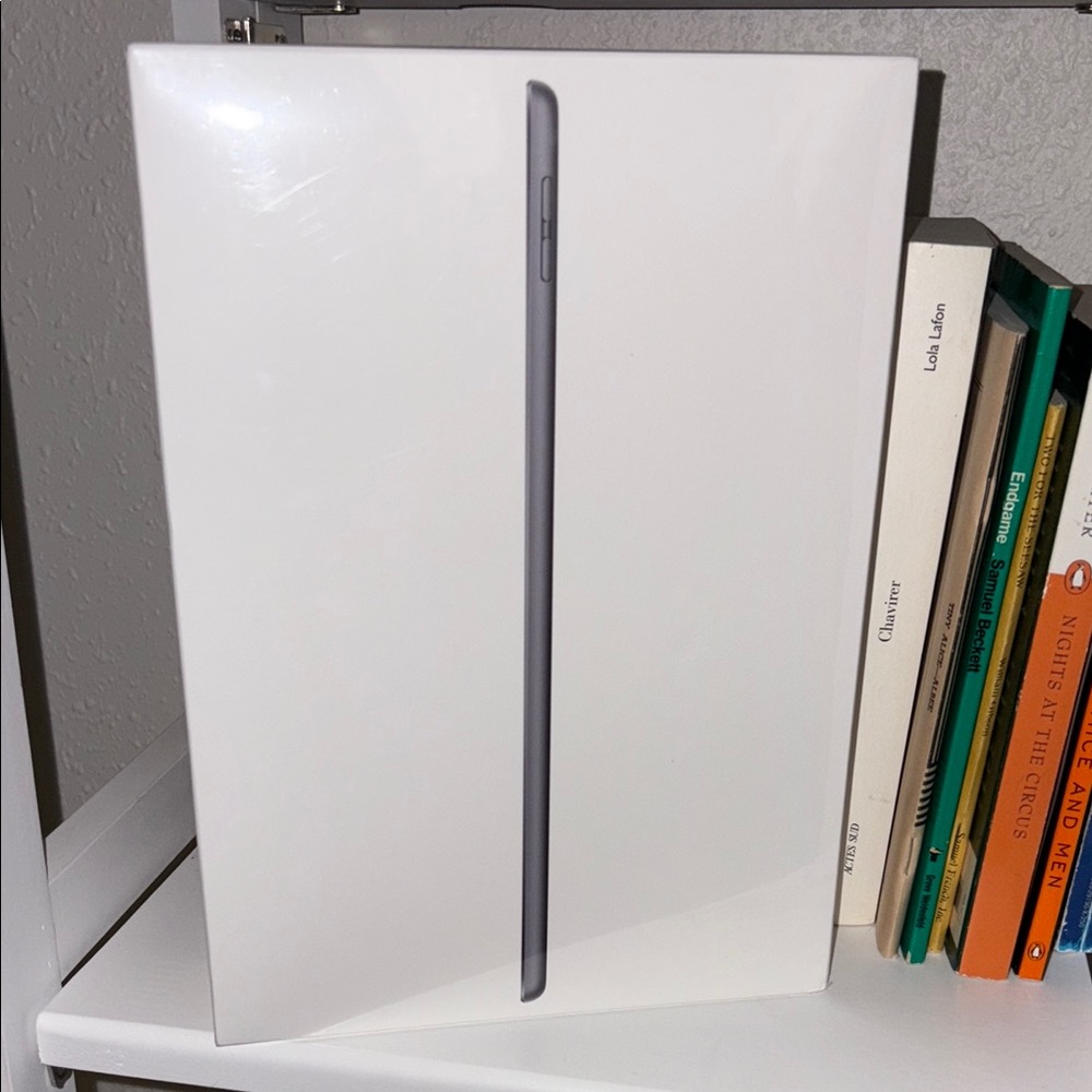 🦋Apple IPad Space Gray 9th Generation NWT Sealed🦋